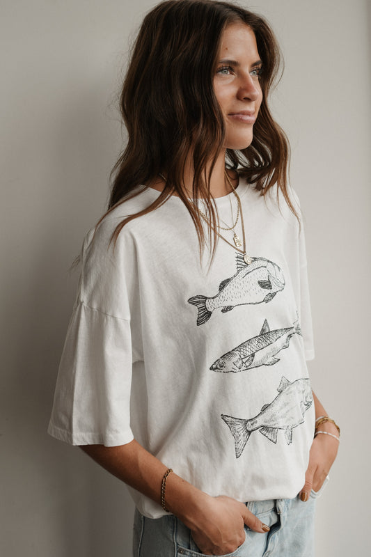 THREE FISHES GRAPHIC TEE