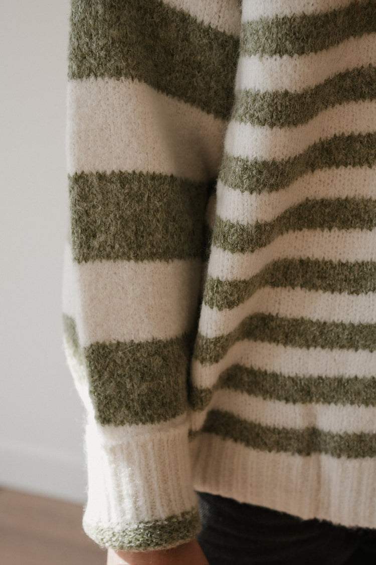 STRIPE COZY KNIT SWEATER