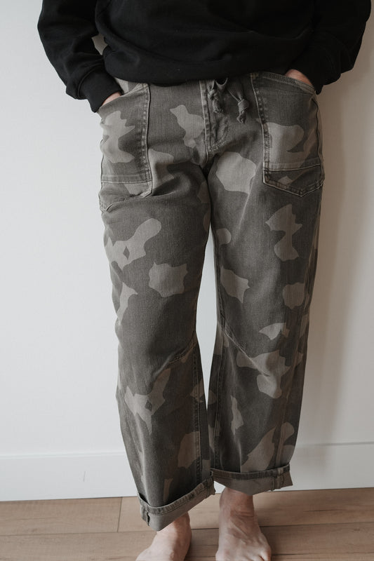 CAMOUFLAGE PRINT PANTS