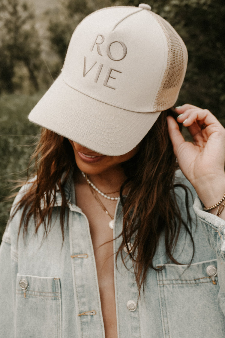 ROVIE TRUCKER HAT